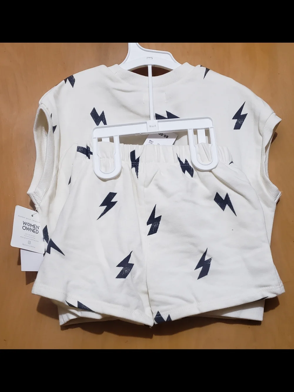 Cream Lightning Bolt Kids Sweatshirt & Shorts Set - Casual Everyday